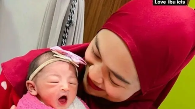 Baby Moana, anak Ria Ricis dan Teuku Ryan (Instagram/riaricis1795/thericisryan)