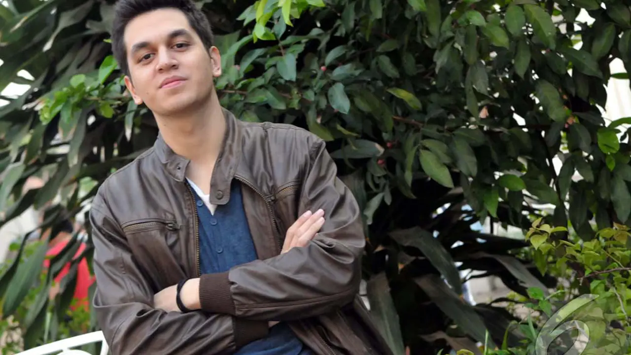 6 Gaya ‘Cool’ Kevin Julio yang Bikin Cewek Lunglai