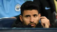 Manajer Manchester City, Pep Guardiola, mengaku timnya tak akan diperkuat oleh Sergio Aguero pada leg pertama perempat final Liga Champions 2017-2018 melawan Liverpool. (AFP/Oli Scarff)