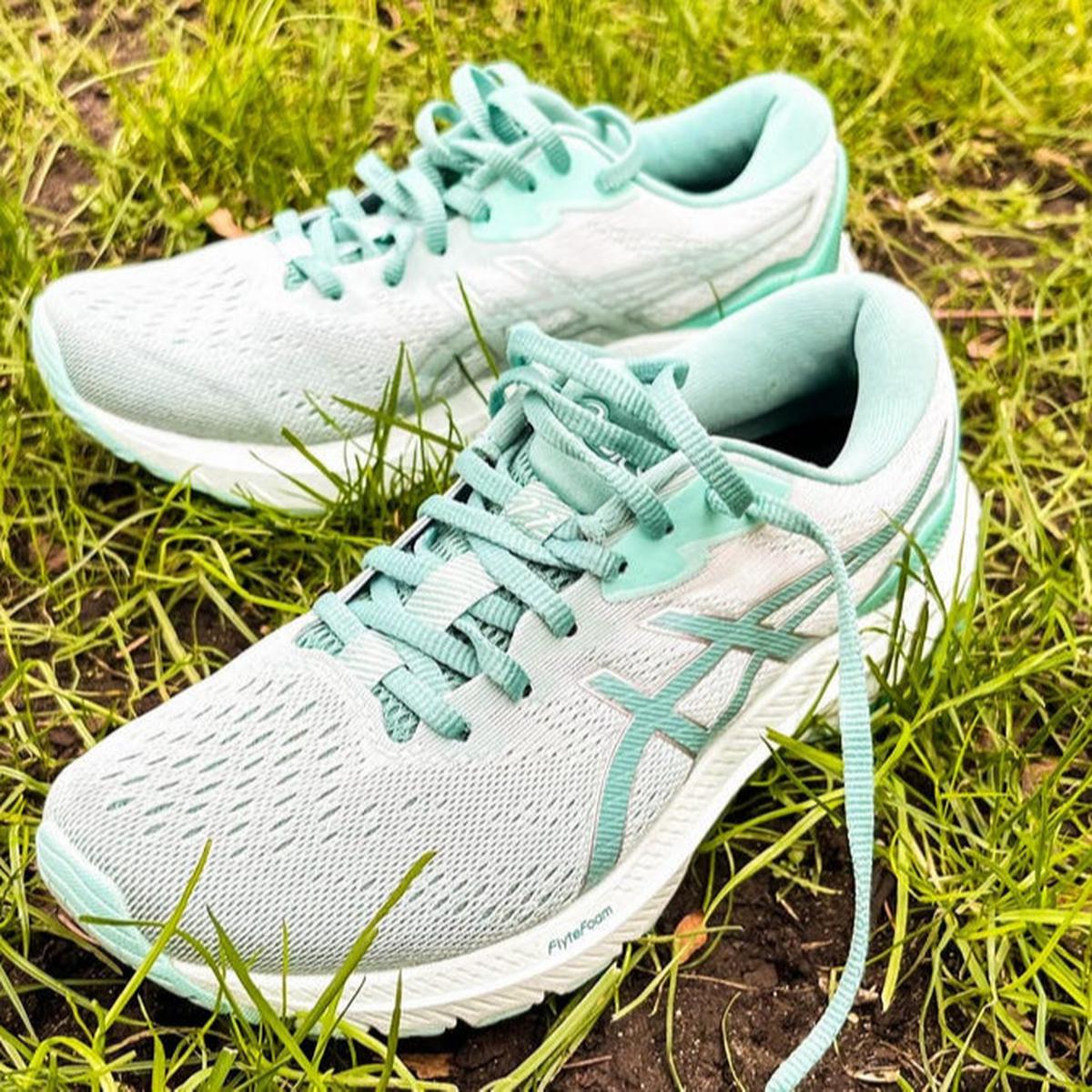 Panduan Memilih Sepatu Jalan Terbaik untuk Wanita