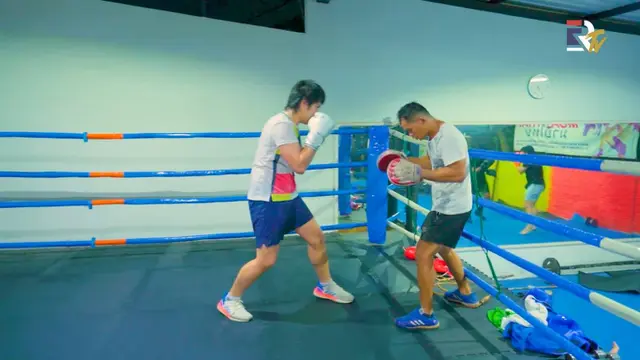 7 Potret El Rumi Latihan Tinju Sebelum Melawan YouTuber Winson Reynaldi