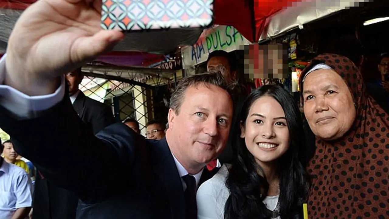 [Bintang] Maudy Ayunda dan David Cameron