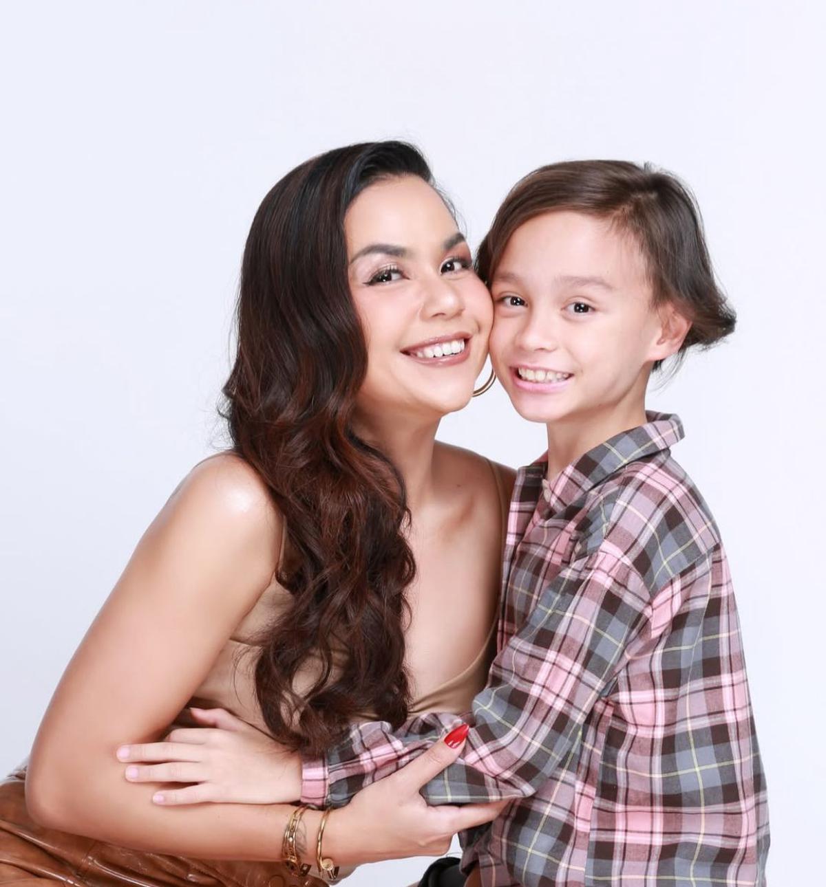 7 Potret Keakraban Melaney Ricardo dan Dua Anaknya, Pesan Inspirasi untuk Para Ibu