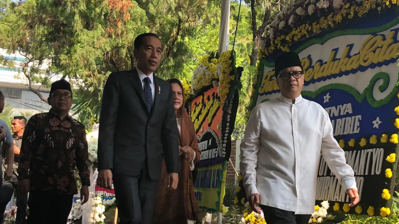 Jokowi melayat ke rumah duka BJ Habibie