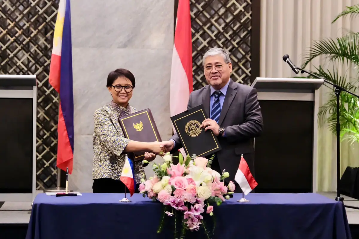 Menteri Luar Negeri RI Retno Marsudi dan Menteri Luar Negeri Filipina Enrique Manalo dalam pertemuan bilateral di Manila, Filipina, Selasa (9/1/2024). (Dok: X/@Menlu_RI)