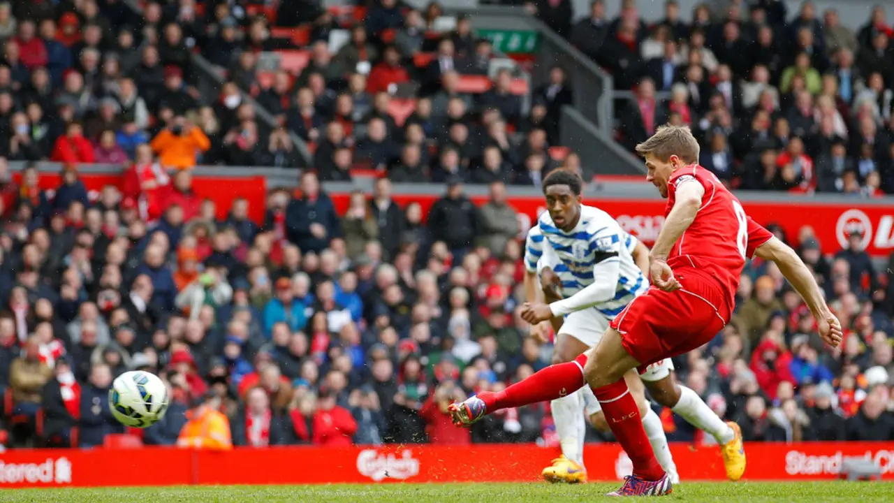 Steven Gerrard gagal cetak gol dari titik penalti