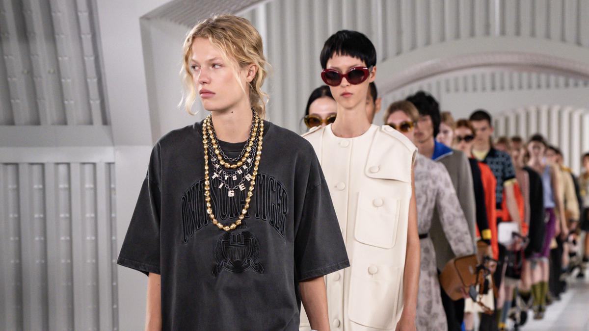 Melirik Koleksi Spring/Summer 2026 di Milan Fashion Week dari Onitsuka Tiger