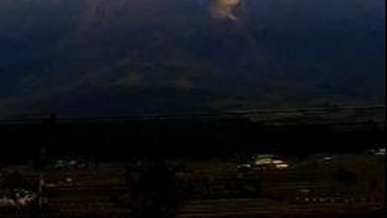Gunung Marapi Erupsi 4 Kali Hari Ini, Teranyar Semburkan Abu Setinggi 400 Meter