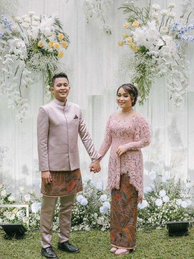 6 Potret Lamaran Syifa Adik Ayu Ting Ting, Digelar di Resort Mewah