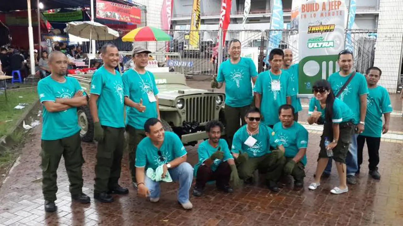 Wow, Bongkar Pasang Jeep Willys Cuma 6 Menit