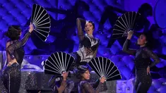 Penyanyi Rapper Cardi B tampil membawakan lagu "Money" di atas panggung Grammy Awards 2019 yang digelar di Staples Center, Los Angeles, Minggu (10/2). Cardi B tampil dengan pakaian transparan yang super ketat. (Matt Sayles/Invision/AP)