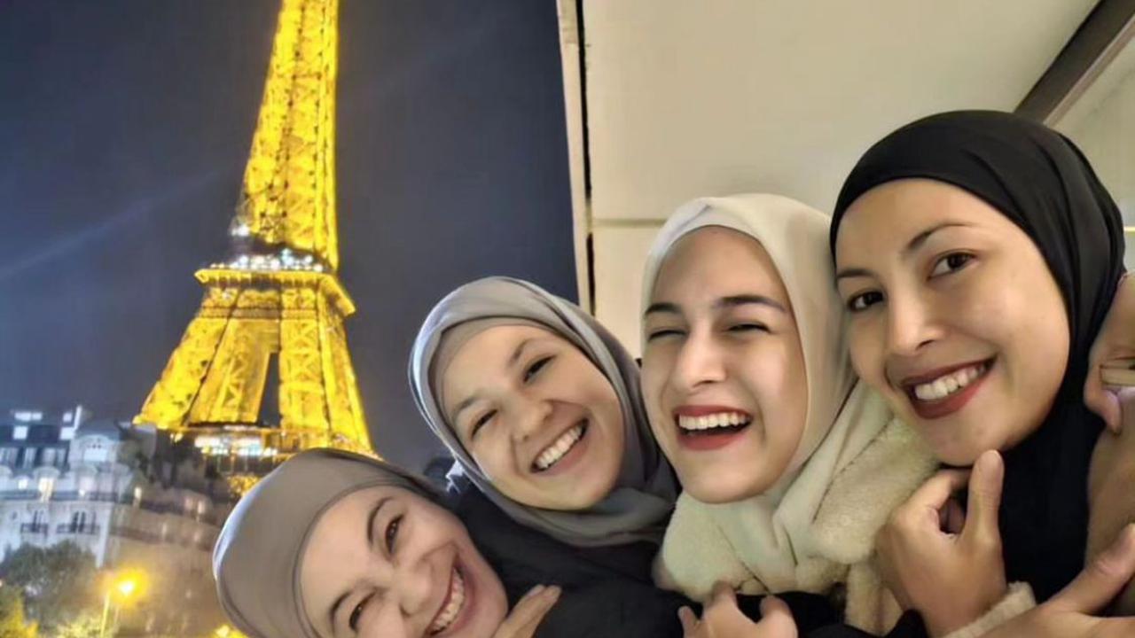 7 Potret Geng Berhijab yang Selalu Mengabadikan Setiap Momen Liburan dan Kerja!