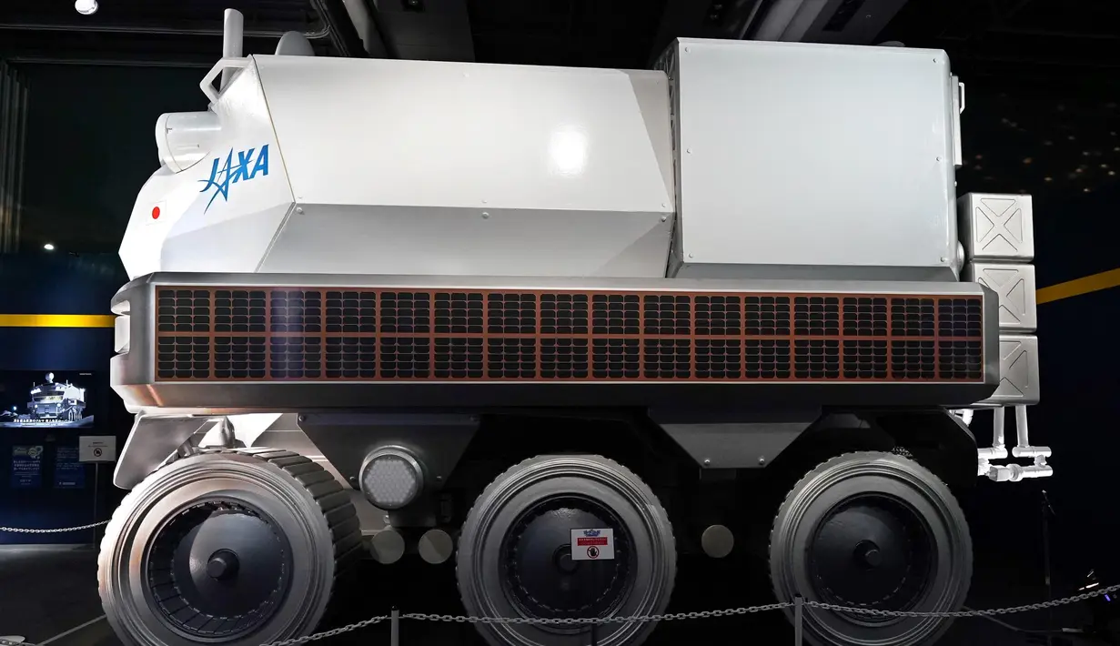 Bernama Lunar Cruiser, mobil kerjasama antara JAXA (badan antariksa Jepang) dan Toyota ini akan digunakan untuk menghidupkan kembali misi eksplorasi berawak di Bulan. (Kazuhiro NOGI/AFP)