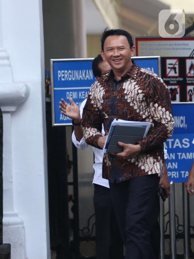 Senyum Ahok Usai Temui Jokowi di Istana