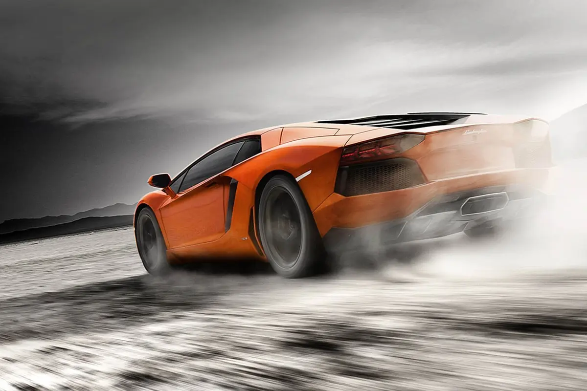 Video Lamborghini Tabrak Warung Jamu di Surabaya