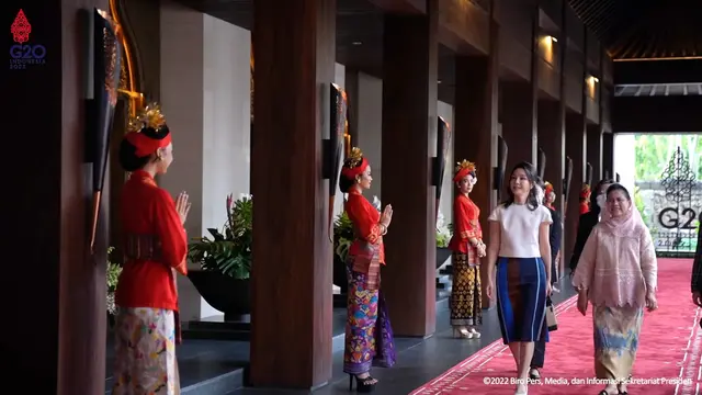Iriana dan Kim Keon Hee