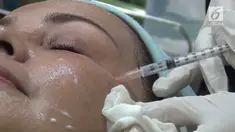 Meriam Bellina tak lagi muda. Usianya lebih dari setengah abad. Botox menjadi andalan untuk menjaga kulit wajah tetap kencang. Botox bukan satu-satunya. Ia juga lakukan exilis elite. Dan perawatan itu ia percayakan pada Queen Beauty Clinic, yang suda...