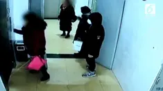 Warga berhasil menggagalkan aksi pencurian di China. Pelaku berhasil ditangkap usai mencuri sebuah tas penuh dengan uang.