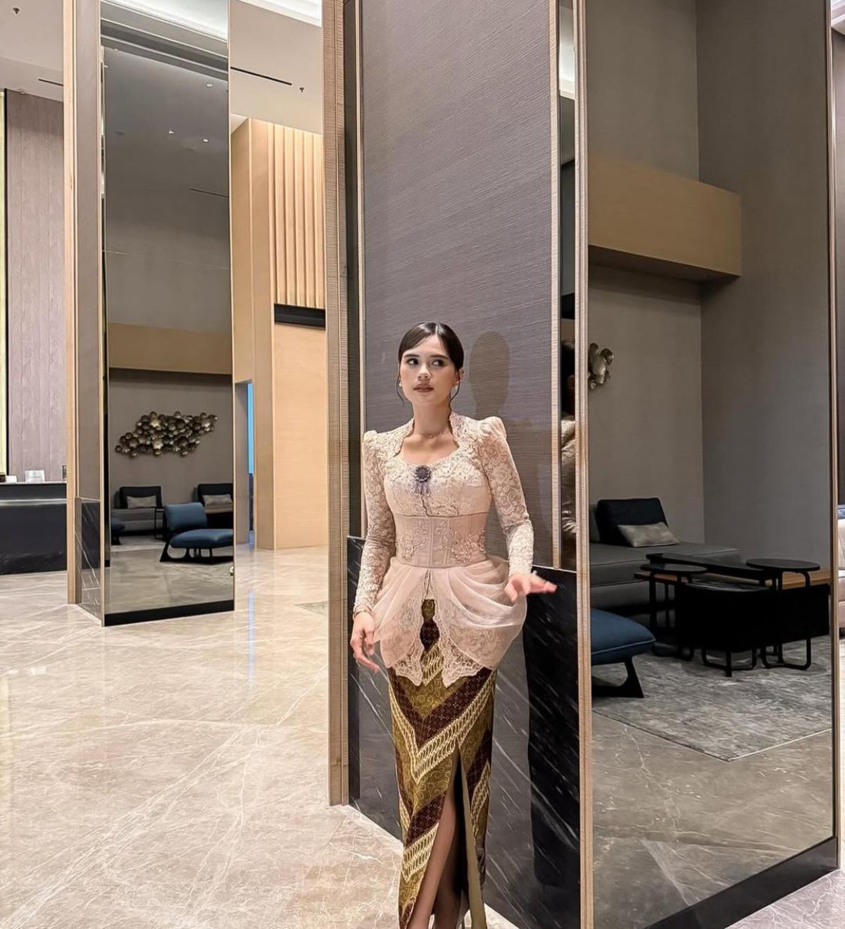 7 Potret Audi Marissa Tampil Anggun Jadi Bridesmaid di Pernikahan Ochi Rosdiana, Ini Reaksi Warganet