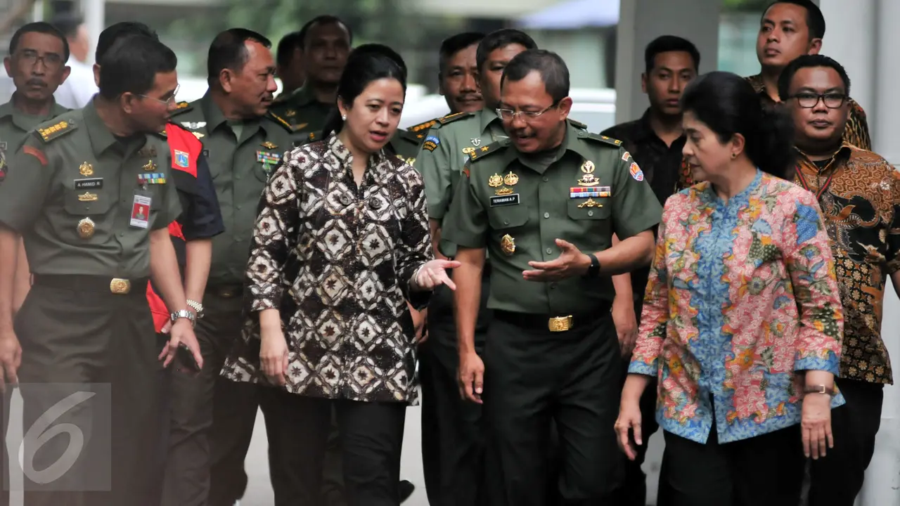 20160114-Puan, Ahok dan Menkes Kunjungi Korban Bom Sarinah