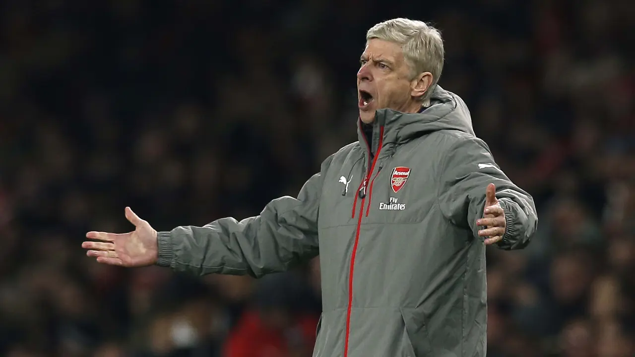 Arsenal Terpeleset di Emirates Stadium