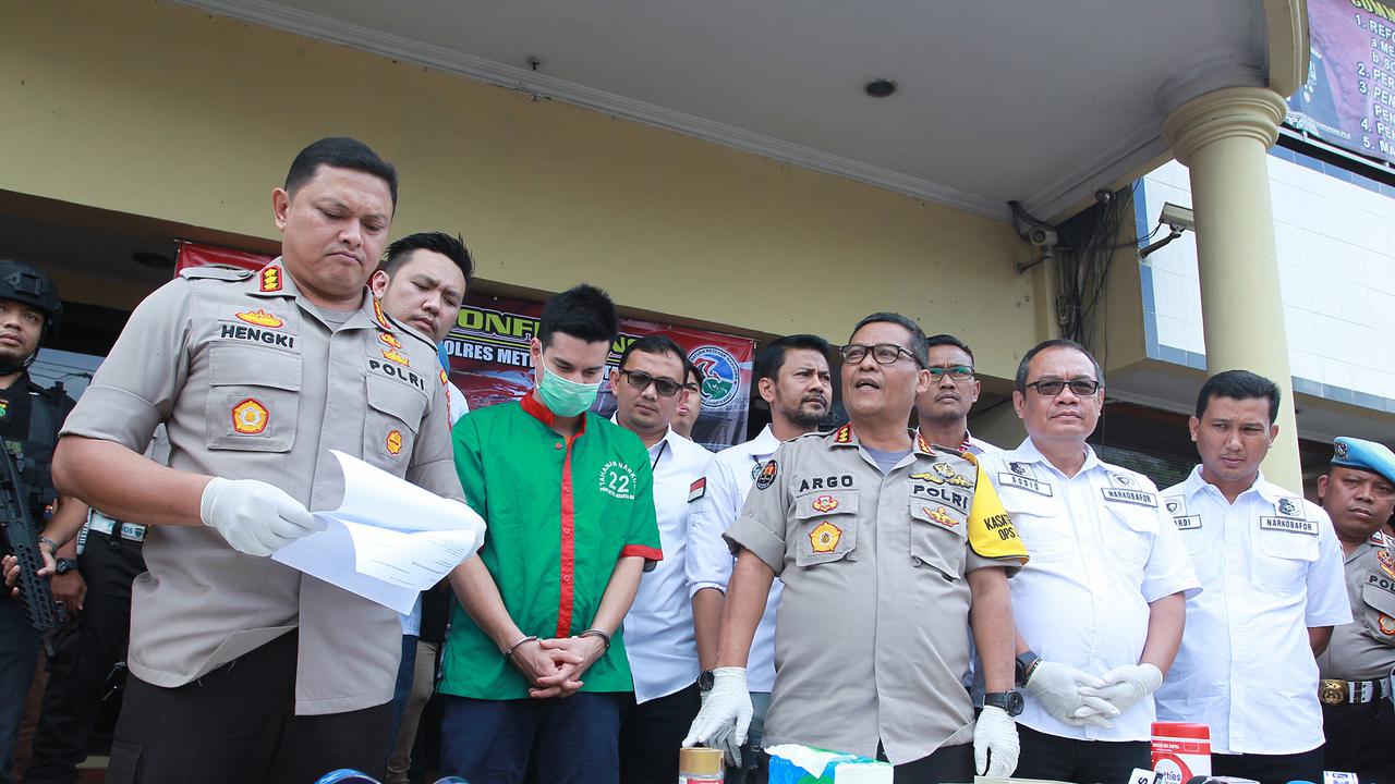 [Fimela] Steve Emmanuel Narkoba