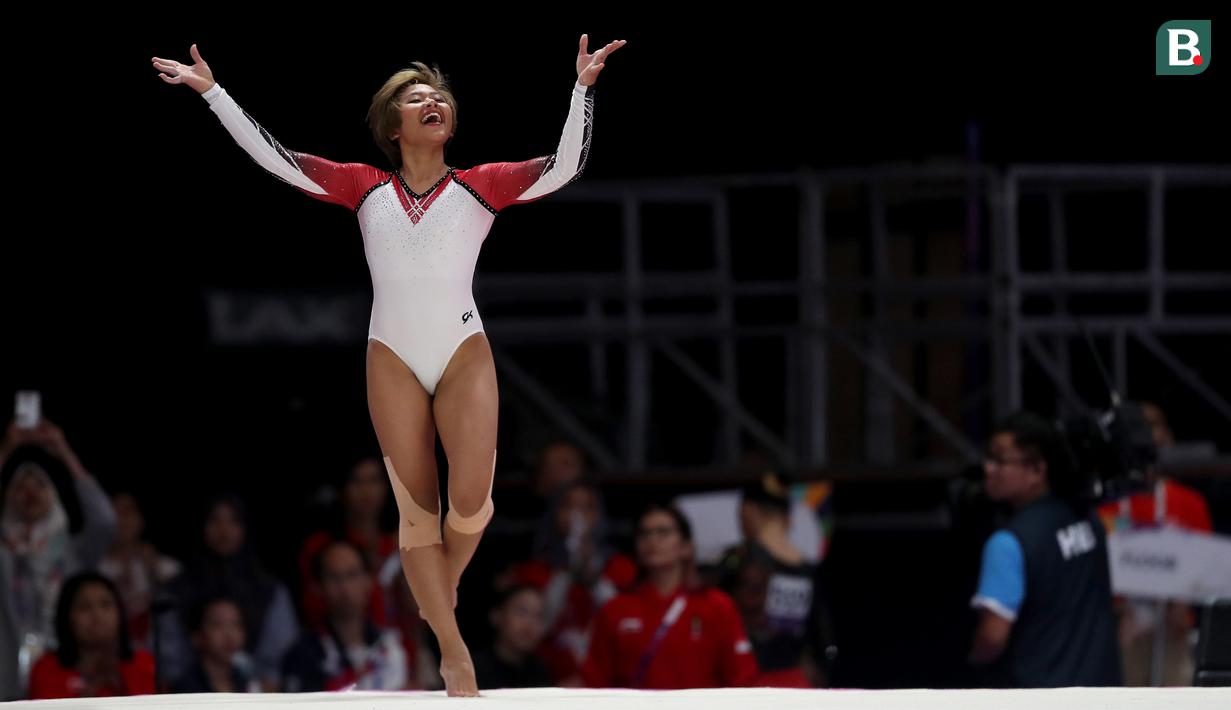 Rifda Irfanalutfhi pesenam Indonesia yang turun di nomor senam lantai berhasil meraih medali perak di Asian Games 2018 yang bertempat di JIExpo Kemayoran Hall D, Jakarta Jumat (24//8/2018). (Bola.com/Peksi Cahyo)