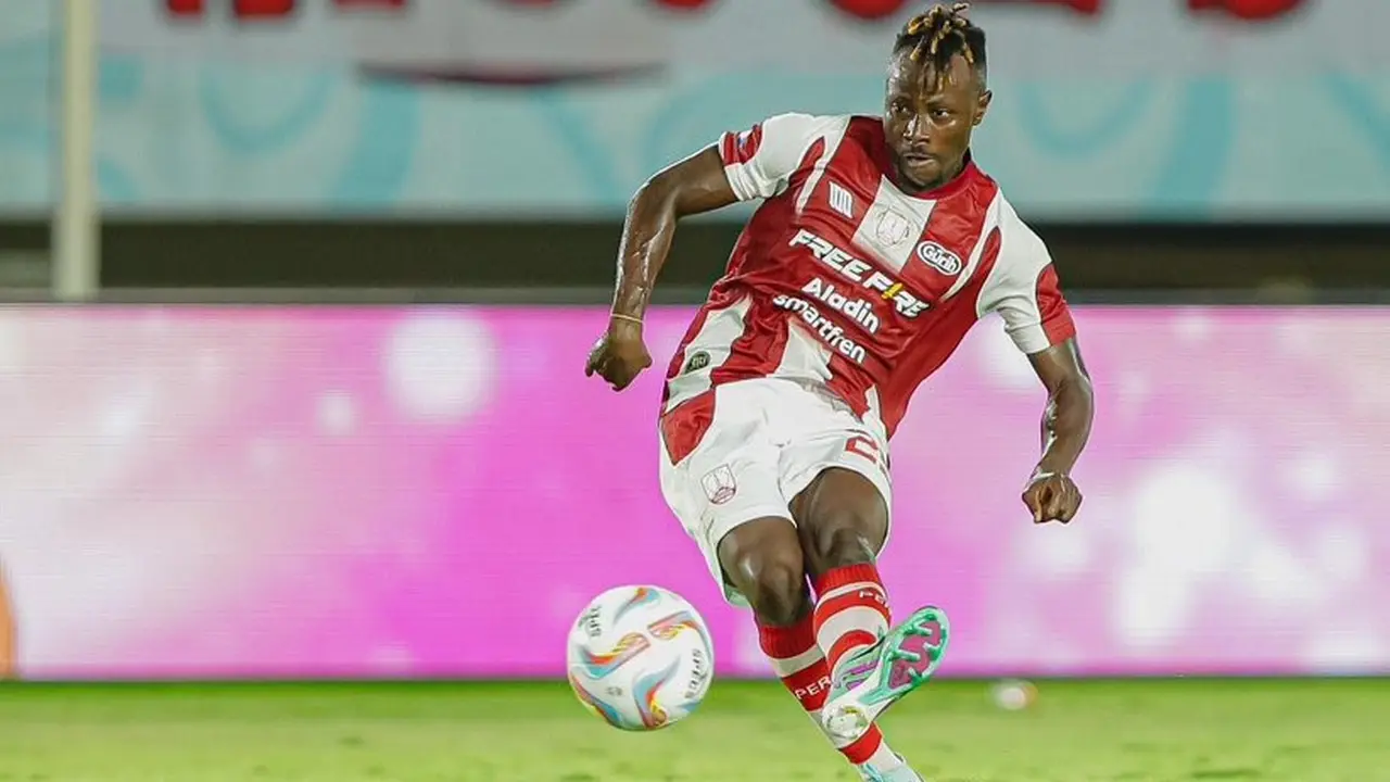 Moussa Sidibe - Persis Vs PSM di BRI Liga 1 2023/2024