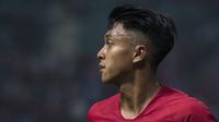 Gelandang Timnas Indonesia, Febri Hariyadi, saat tampil melawan Hongkong pada laga persahabatan di Stadion Wibawa Mukti, Jakarta, Selasa (16/10). Kedua negara bermain imbang 1-1. (Bola.com/Vitalis Yogi Trisna)