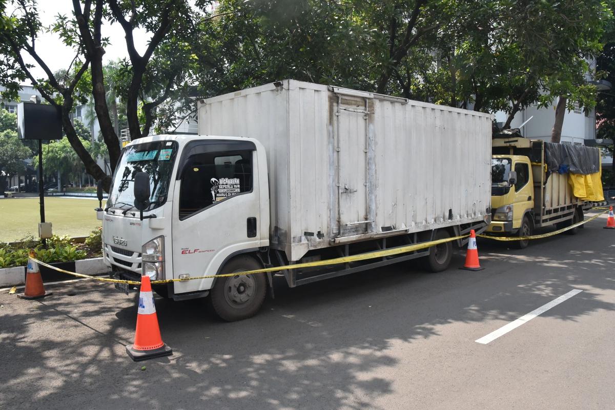 FOTO: TNI AL Gagalkan Distribusi Ilegal Pasir Timah di PIK 2