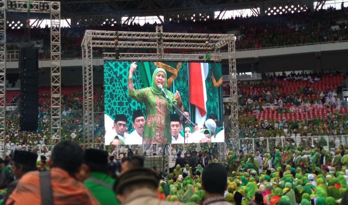 Soal dipinang menjadi calon wakil presiden, Khofifah menyatakan akan mengikuti dinamika politik yang ada.