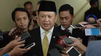Ketua DPR RI Bambang Soesatyo menyesalkan jika isu penyalahgunaan data NIK dan KK ini benar terjadi.