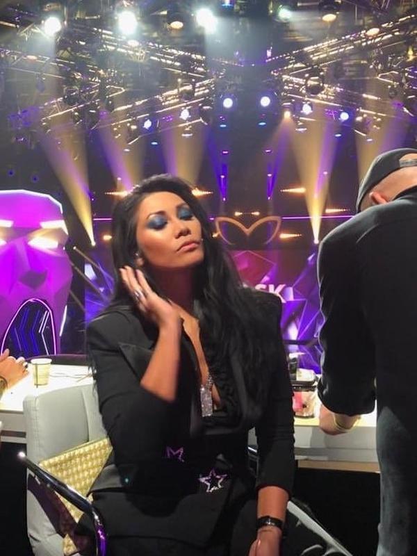Potret Anggun C. Sasmi Jadi Juri 'The Masked Singer' Prancis (sumber: instagram/anggun_cipta)