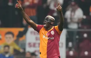 Victor Osimhen Bisa Membuka Jalan Julian Alvarez ke Barcelona, Ini Skenarionya