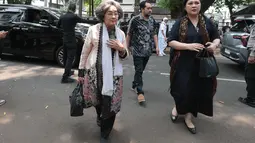 Meutia Farida Hatta tiba di rumah duka Guruh Soekarnoputra di Jalan Sriwijaya Raya, Kebayoran Baru, Jakarta Selatan, Sabtu (26/9/2026), untuk menyampaikan belasungkawa kepada keluarga almarhum. (KLY/Budy Santoso)