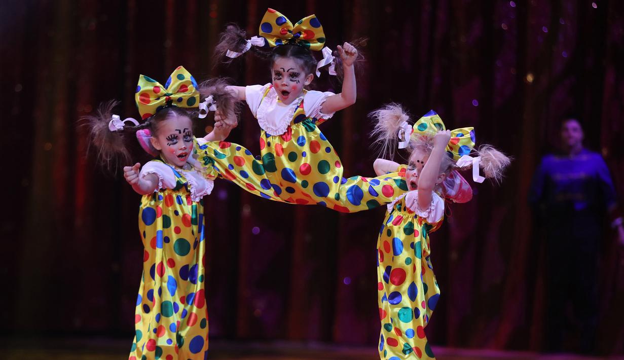 Aksi Menggemaskan Anak-Anak Bermain di Festival Sirkus ...