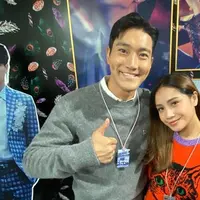 Raffi Ahmad dan Nagita Slavina bertemu Siwon Super Junior di SMTOWN COEX Artium hari ini (28/11/2019). (Sumber: Instagram/@raffinagita1717)