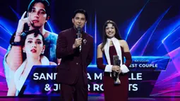 Potret Junior Roberts dan Sandrinna Michelle Raih Best Couple