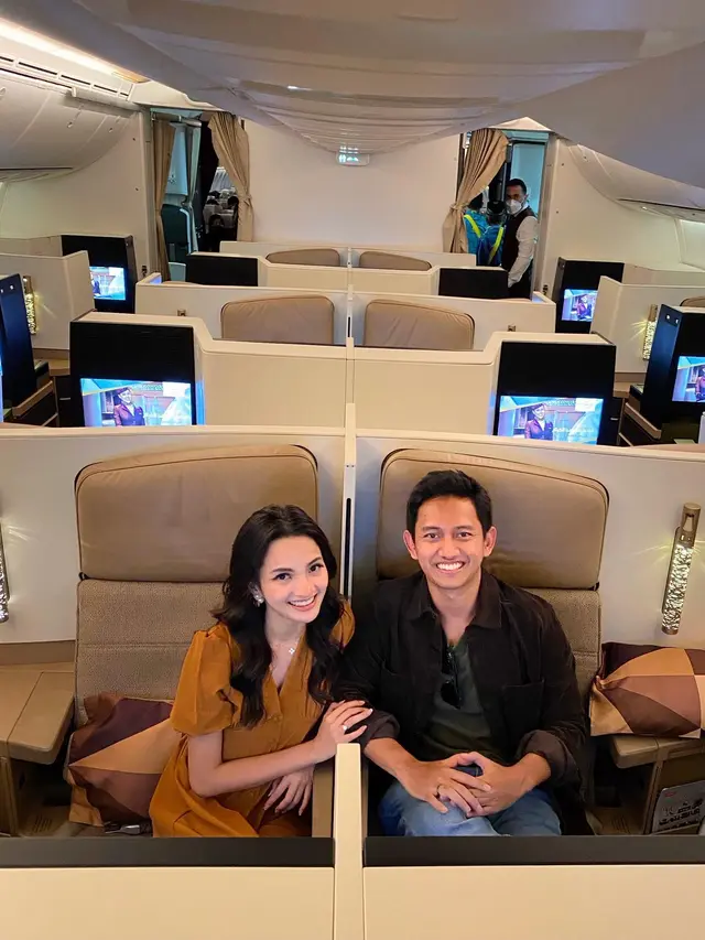 Usai dari Bali, Ini 7 Momen Bulan Madu Belva Devara dan Istri Ke Italia