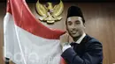 Ezra Walian pesepak bola naturalisasi asal Belanda resmi menjadi Warga Negara Indonesia pada Kamis (18/5/2017) di Kanwil Menhukham, Jakarta. (Bola.com/Peksi Cahyo)