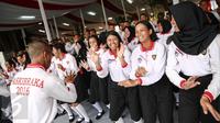 Anggota paskibraka 2016 melakukan yelyel sebelum memulai latihan gladi kotor di Istana Merdeka, Jakarta, Sabtu (13/8). Para anggota Paskibraka 2016 ini adalah murid SMA yang rata-rata berumur 16-17 tahun. (Liputan6.com/Faizal Fanani)