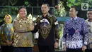Kedatangan Ketua Umum Partai Golkar, Airlangga Hartarto disambut langsung Ketua Umum Partai Demokrat, Agus Harimurti Yudhoyono (AHY). (Liputan6.com/Helmi Fithriansyah)