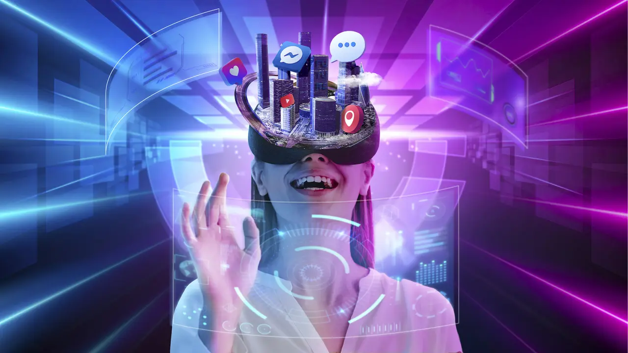 Seorang perempuan sedang menggunakan teknologi VR (Foto Dok: Freepik/ pikisuperstar)