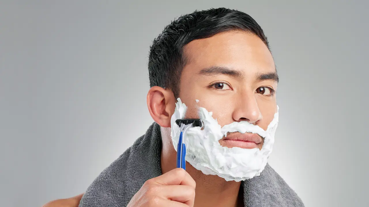 Clean Face, Sharp Look: Intip Rutinitas Grooming Praktis untuk Pria Aktif