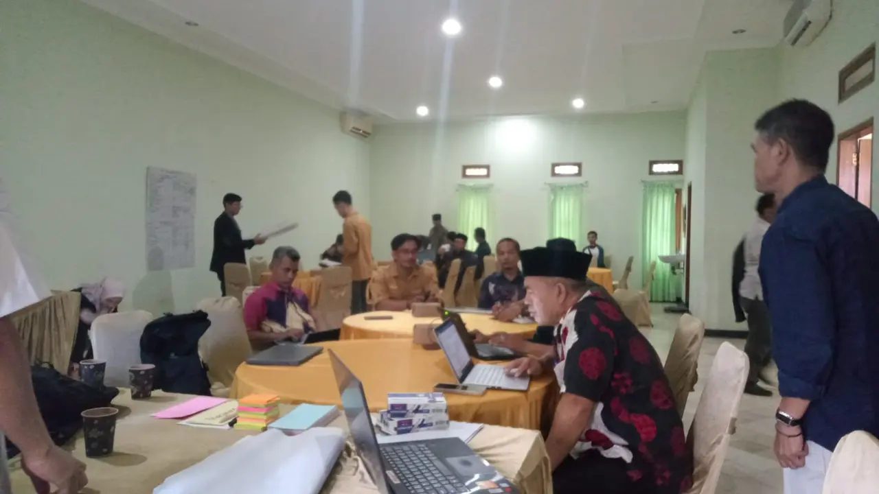 Workshop Pembentukan Satuan Gugus Tugas Pencegahan dan Penanganan Kekerasan di Satuan Pendidikan (Satgas PPKSP), di ANB Hotel & Resort, Pameungpeuk, Kabupaten Garut. (Liputan6.com/Jayadi Supriadin)