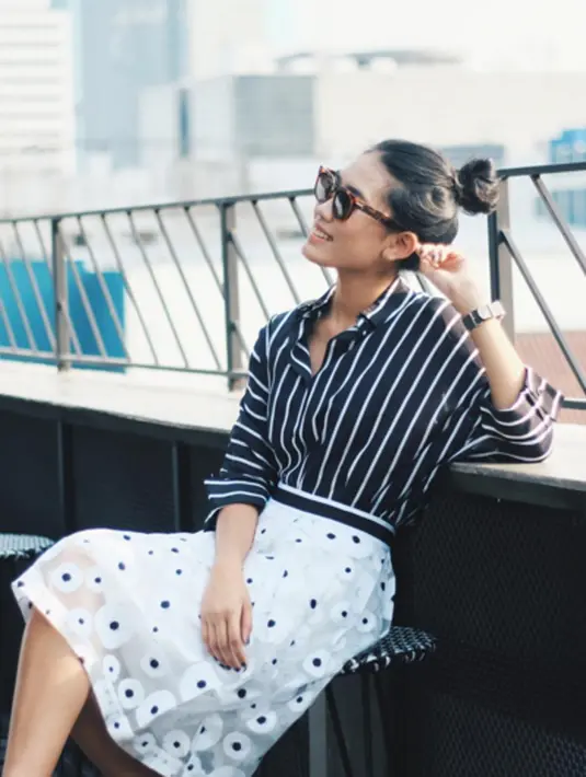 Alika  sempat bergabung dengan Kevin Aprilio di ‘Aprilio Kingdom’ dan menjadi salah satu personel girlband ‘Princess’.  (via instagram@alikaislamadina/Bintang.com)