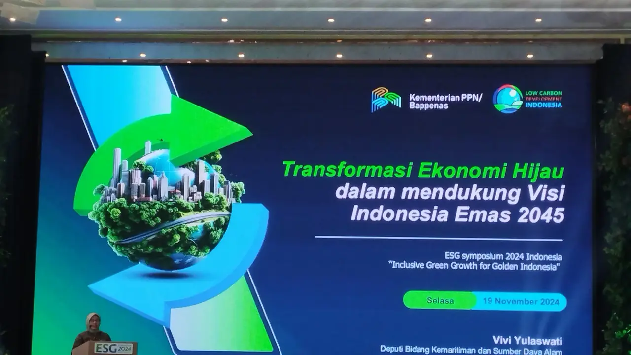 Deputi Kemaritiman dan Sumber Daya Alam, Vivi Yulaswati  dalam acara ESG Symposium 2024 Indonesia pada Selasa (19/11/2024).