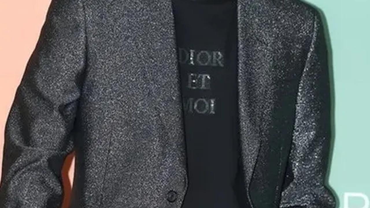 Gaya dan Pesona: Sehun, Ikon Fashion dan Sosial Media