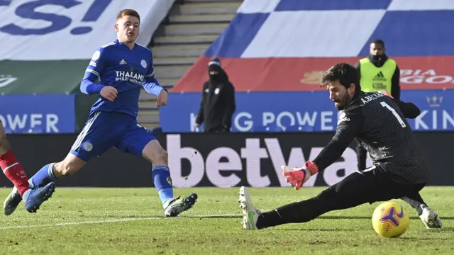 FOTO: Alisson Blunder Lagi, Leicester Bantai Liverpool Dalam 7 Menit