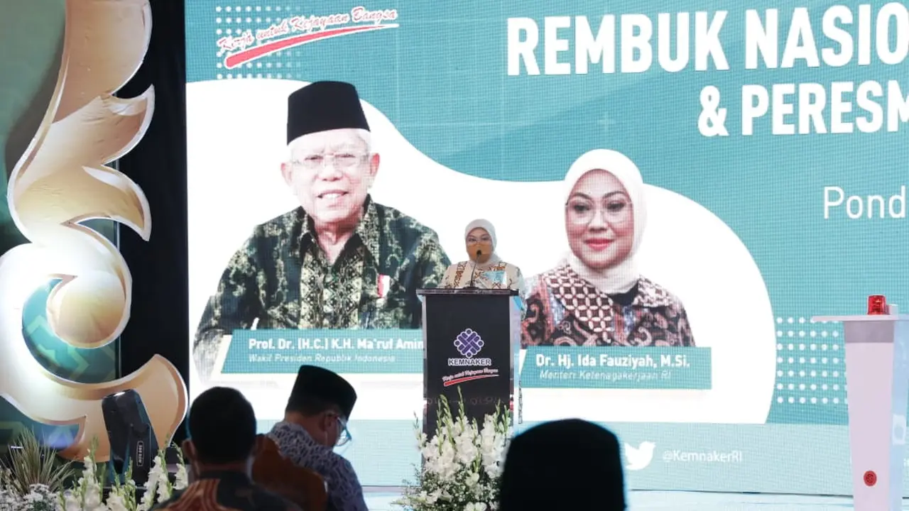 Menaker Ida dalam Rembuk Nasional Vokasi dan Kewirausahaan & Peresmian BLK Komunitas (BLKK) Tahun 2020, di Pondok Pesantren Cipasung, Tasikmalaya